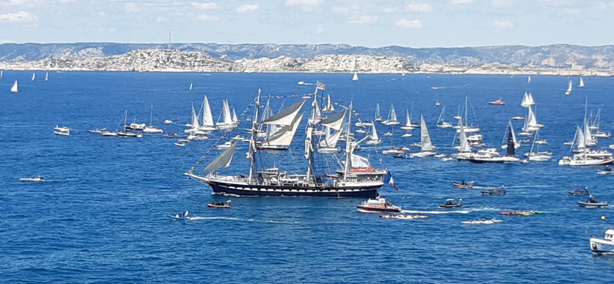 Cabanon Vue Mer Et Calanques Les Goudes Марсилия Екстериор снимка